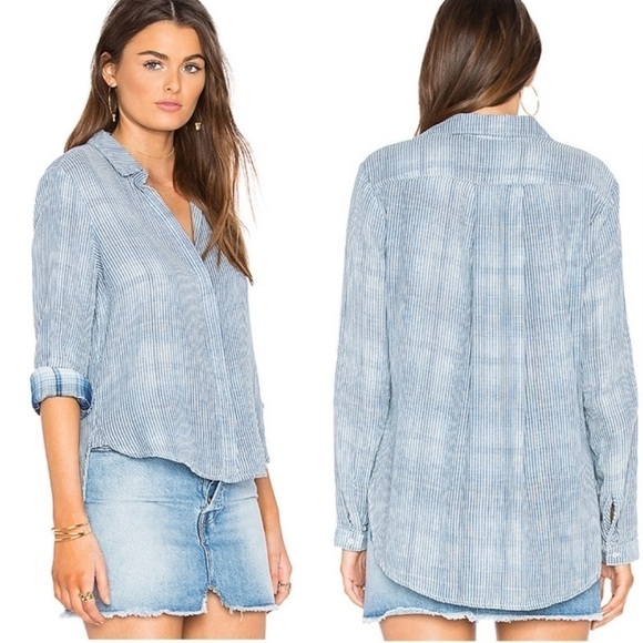 BELLA DAHL High Low Button Down Shirt in Sky Valley Wash - Picture 1 of 6